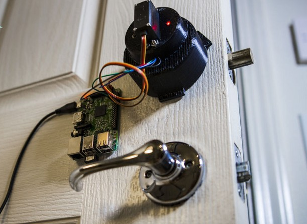 raspberry-pi-secured-door-lock-by-hackerhouse